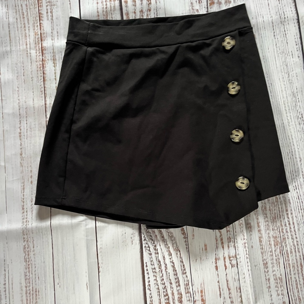 Black Skort